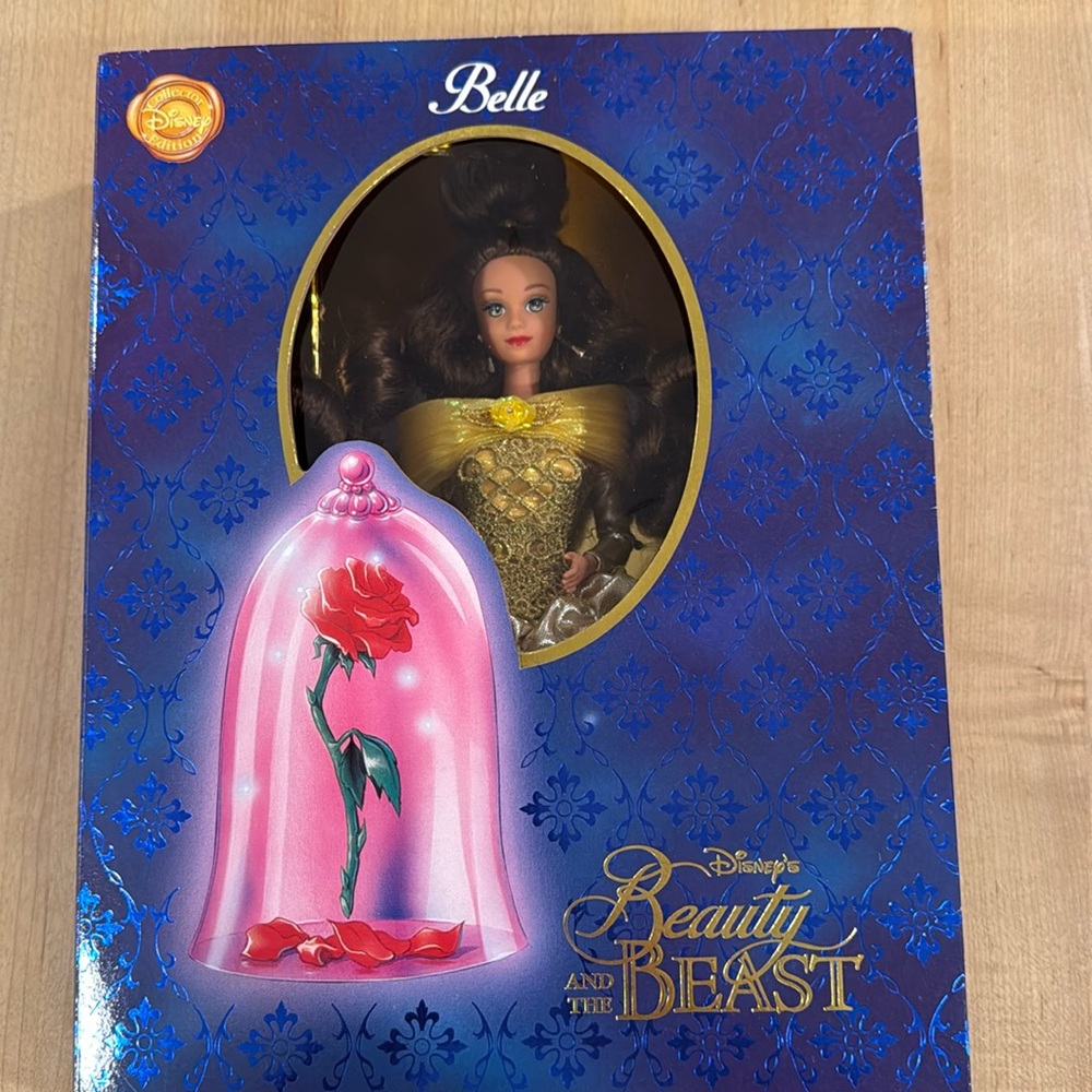 NRFB The Signature DISNEY PRINCESS- Beauty and the Beast- Belle doll.Mattel 1996